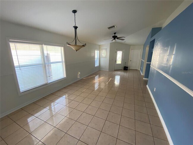 Building Photo - 8530 Quarter Horse Dr
