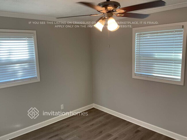 Building Photo - 9557 Priory Ave