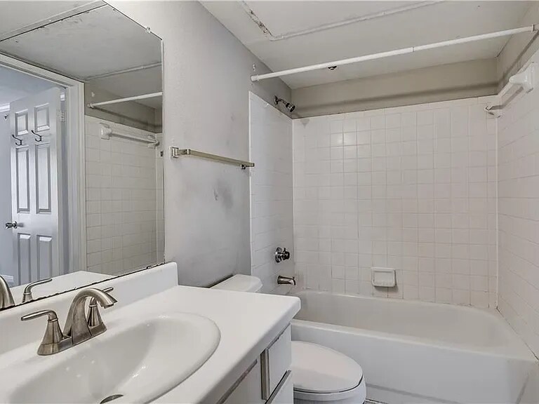 Building Photo - 501 W 26th St