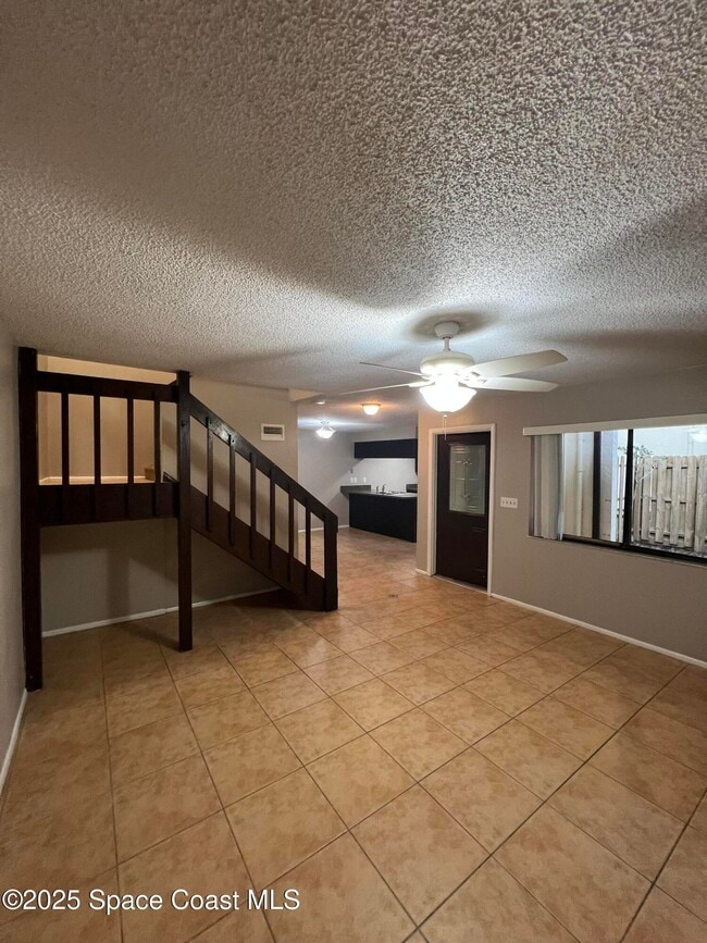 Building Photo - 8716 Hibiscus Ct