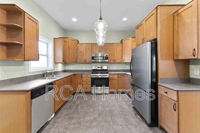 Building Photo - 726 Sanders St