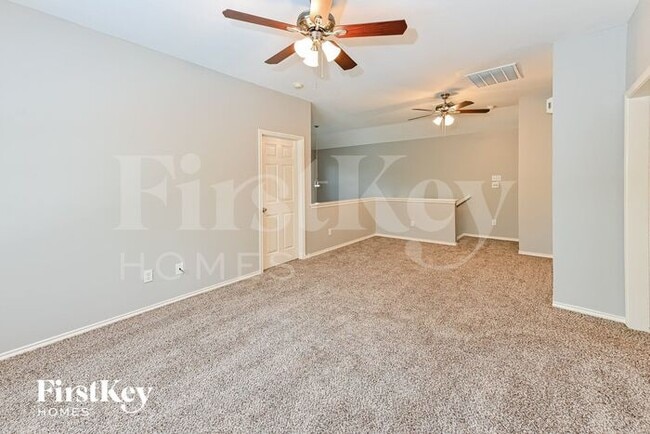 Building Photo - 18402 Wolf Creek Tr