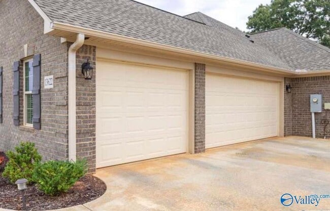 Building Photo - 13622 Arbor Ridge