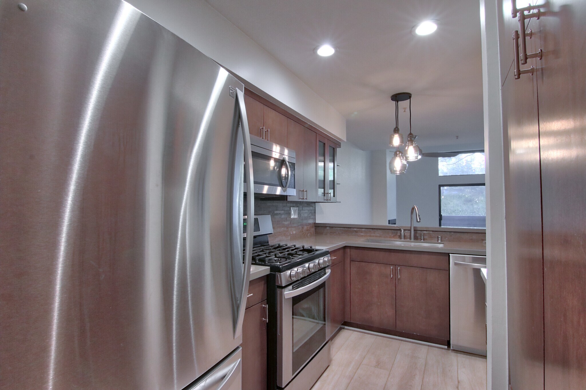 Building Photo - 1050 Seco St