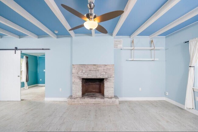 Building Photo - 144 Menendez Rd