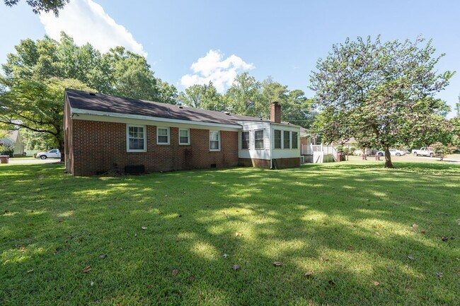 Building Photo - MOVE IN READY 4 Bedroom in Western Branch!