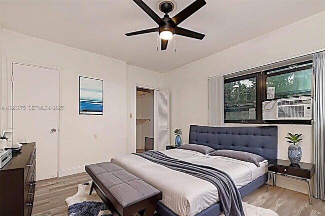 Building Photo - 259 NE 56th St