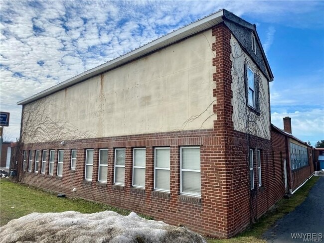 Building Photo - 8698 S Main St