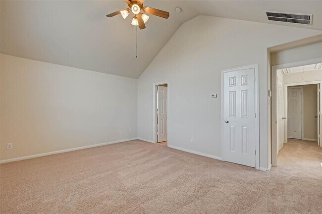 Building Photo - 3216 Clearview Cir