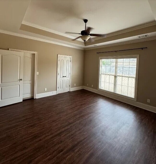 Building Photo - Beautiful Home in Deer Creek