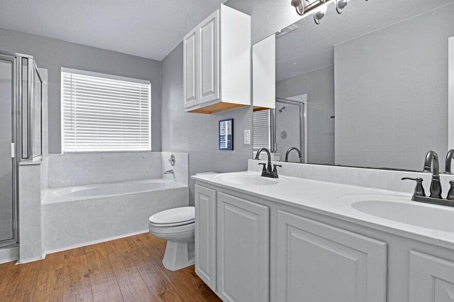 Building Photo - Spacious Home with Modern Upgrades in a Pe...
