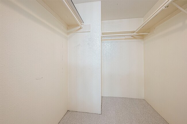 Building Photo - 2750 Holly Hall St