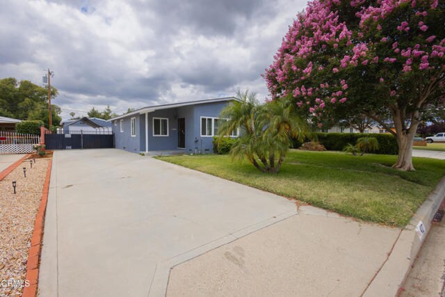 Building Photo - 427 N Walnuthaven Dr