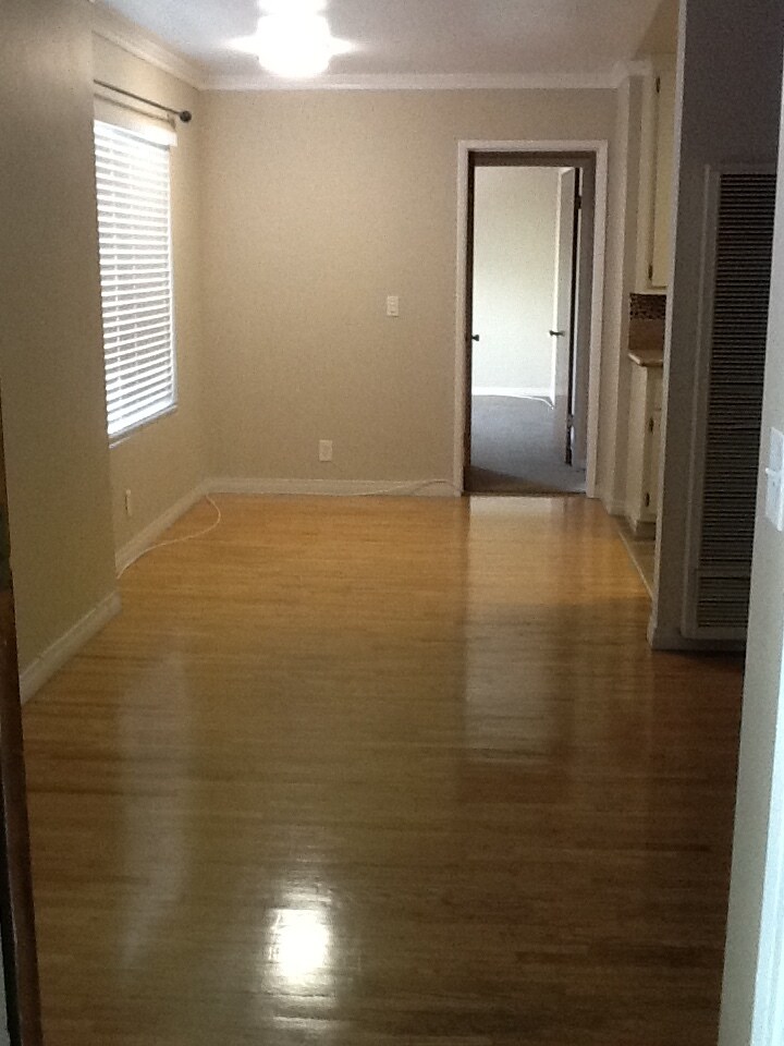 Dining Room - 311 N Westlake Ave