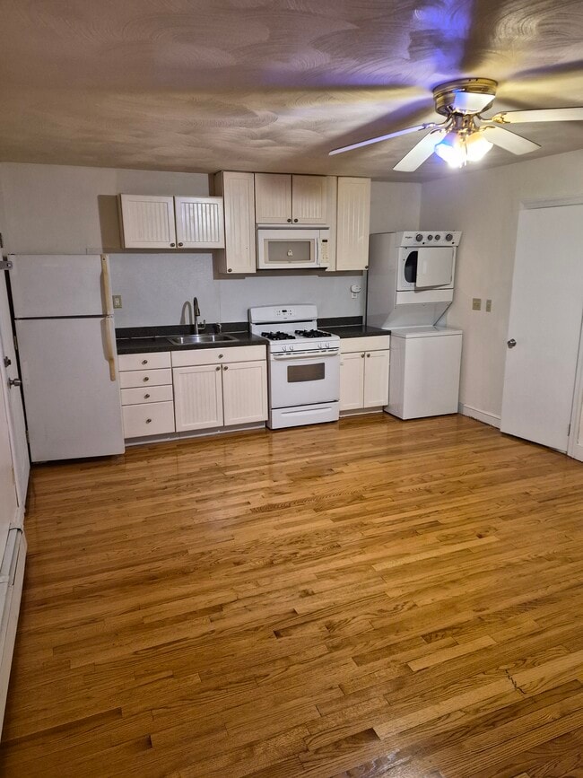 Building Photo - 801 Boston Rd