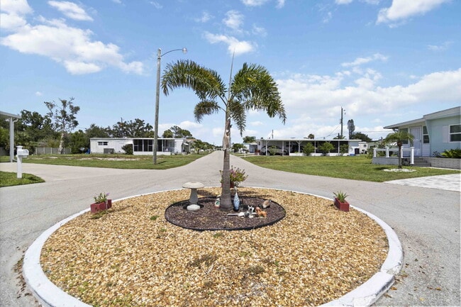 Building Photo - Nokomis Lake Village 3 bed/2bath