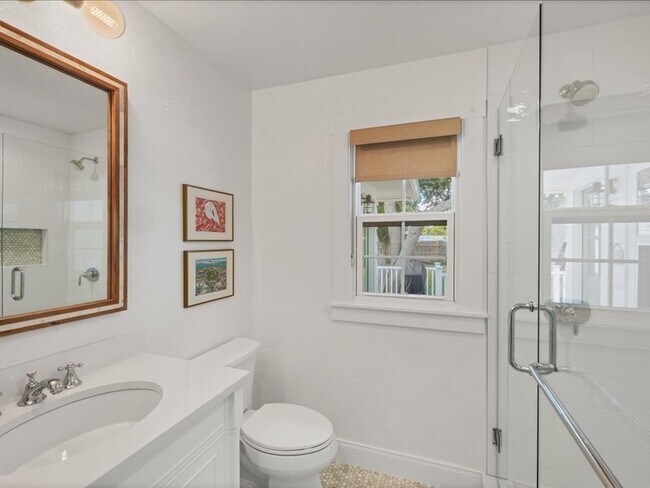 Building Photo - 2082 Webber St