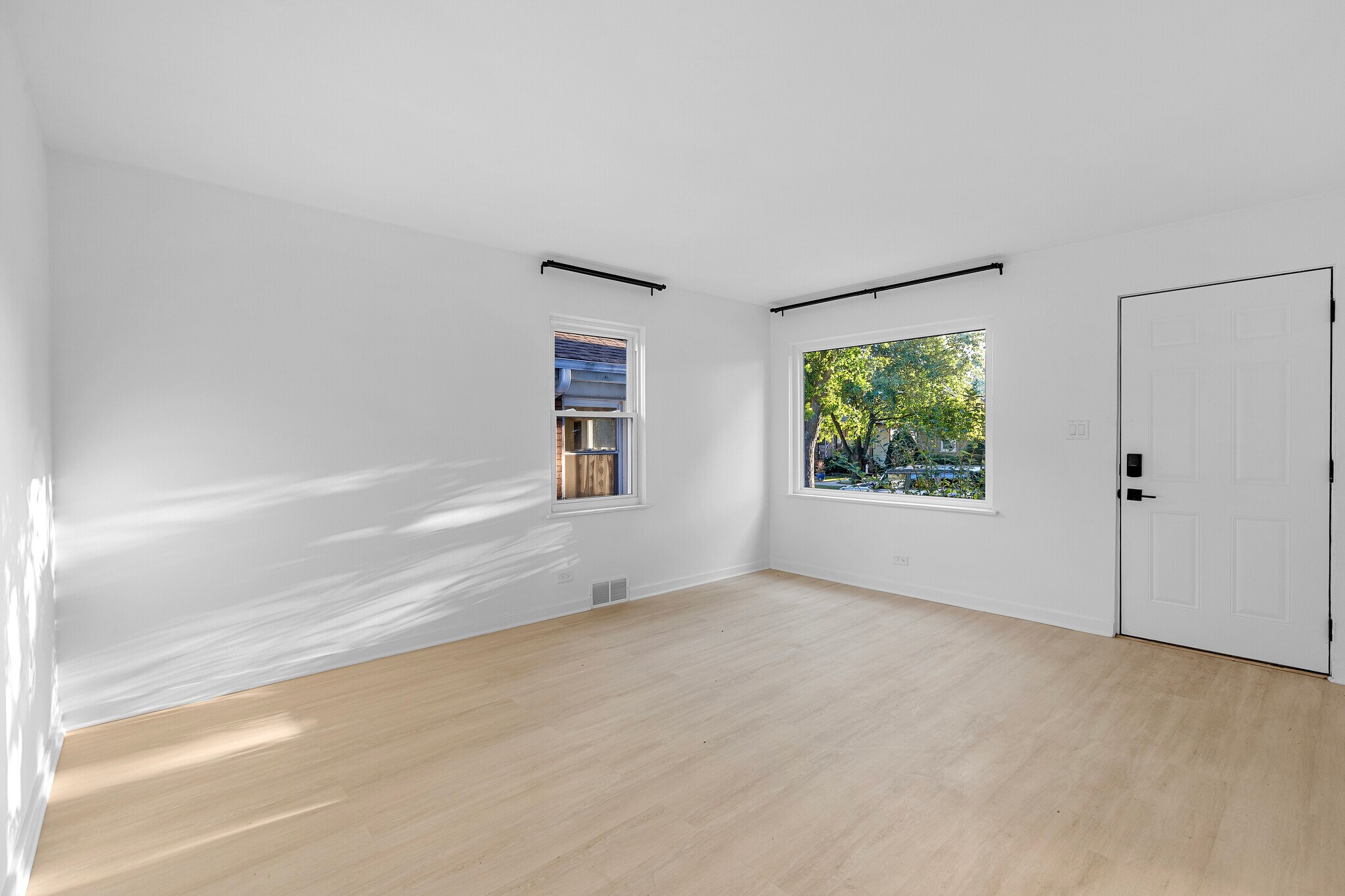 Building Photo - 1335 Marengo Ave