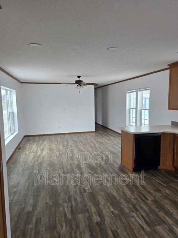 Building Photo - 1901 First St