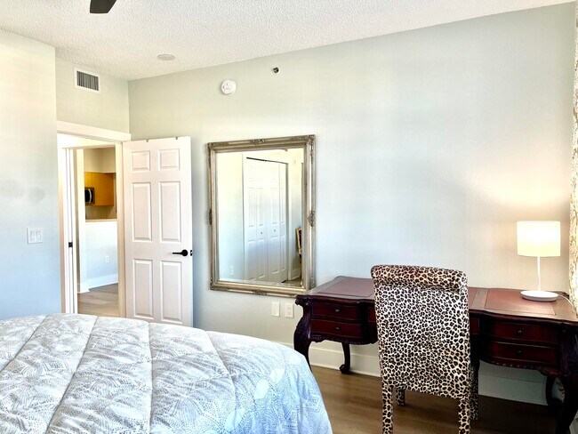 Building Photo - 616 Clearwater Park Rd