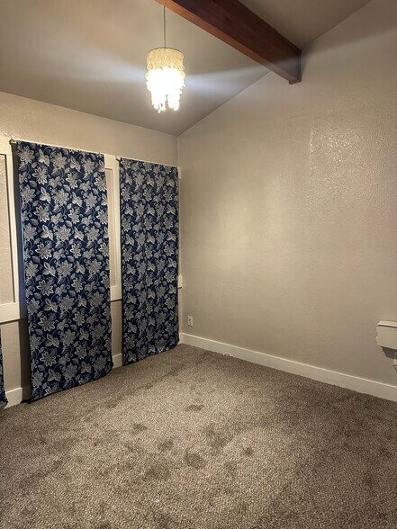 Building Photo - 81 Phillips Ln