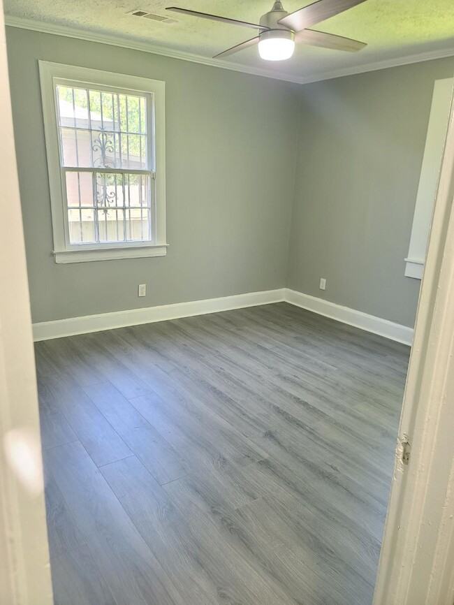 Building Photo - 940 Ridgecrest St