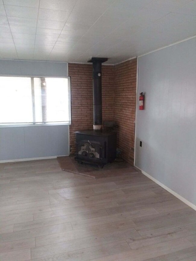 Building Photo - COMING SOON! Turn' Key 3-Bed Mountainaire ...
