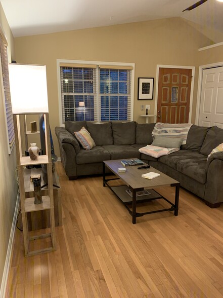 Living Area - 414 State St #4