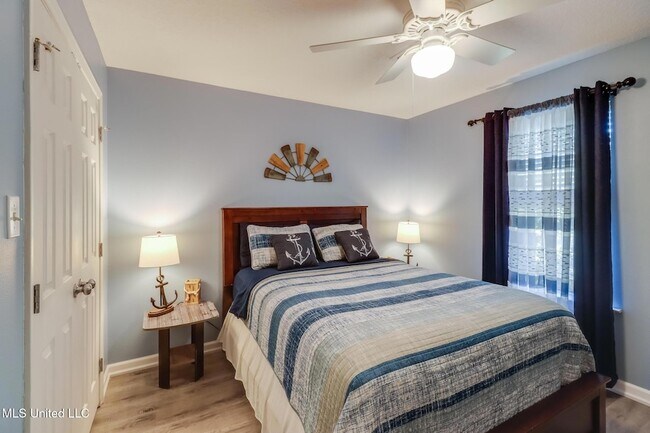 Building Photo - 1229 Century Oaks Dr