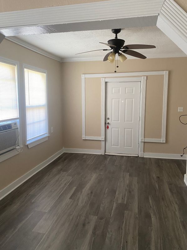 Building Photo - 1819 N Miro St