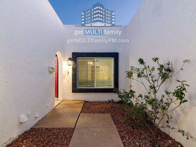 Building Photo - 515 W Pebble Beach Dr