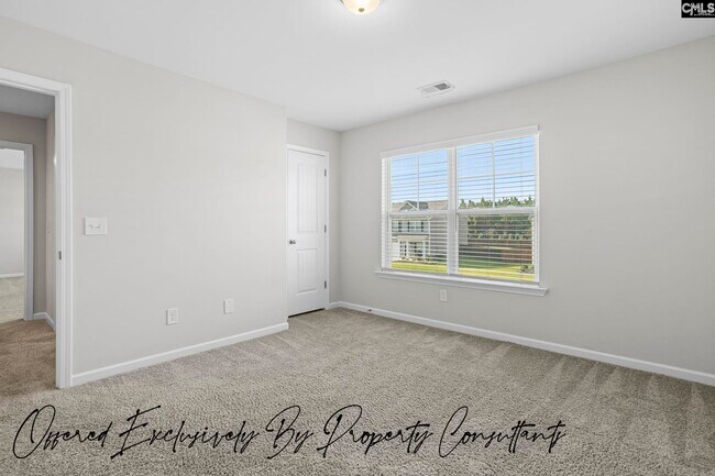 Building Photo - 13 Spinney Ct