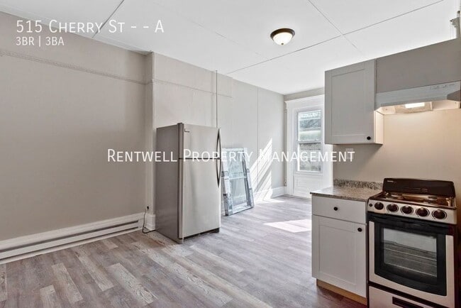 Building Photo - 515 Cherry St