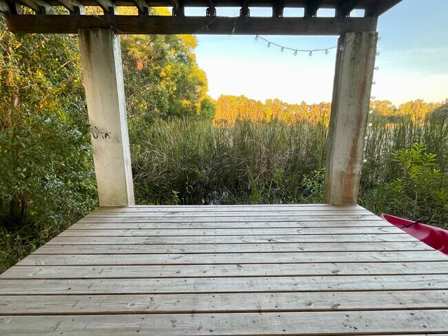 Building Photo - 6237 SE Lake Circle Dr