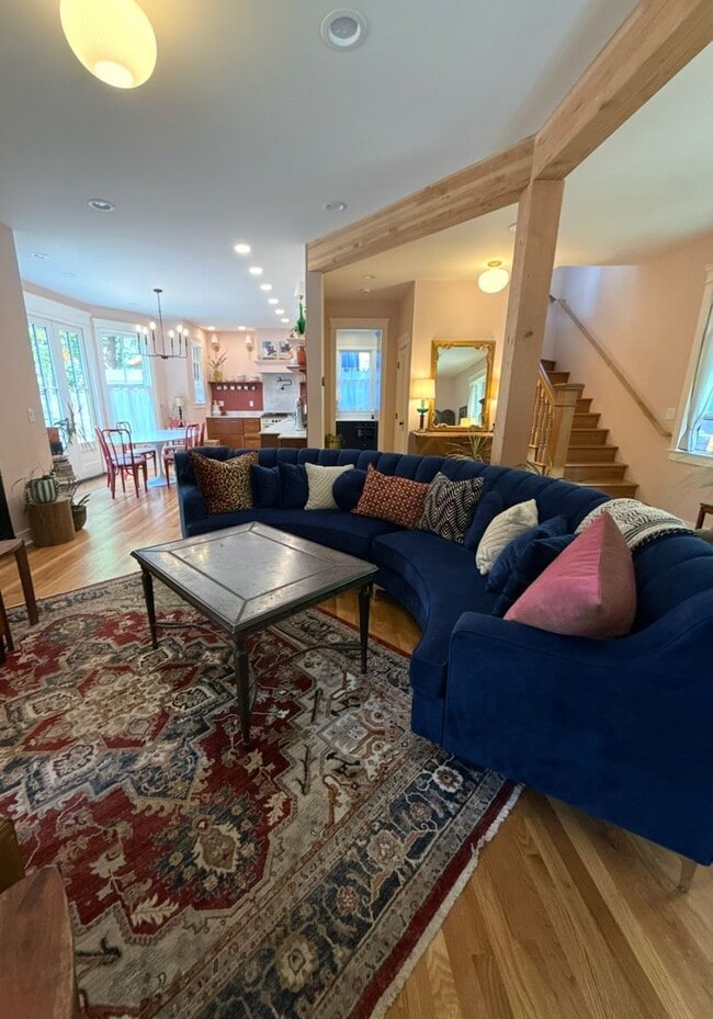 Building Photo - Beautiful home downtown Coeur D Alene