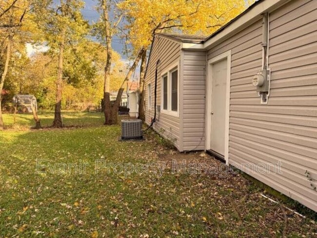 Building Photo - 3747 Barbarosa Dr