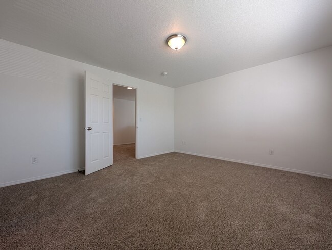 Building Photo - Fantastic 3 Bedroom, 2.5 Bath In Thurston ...