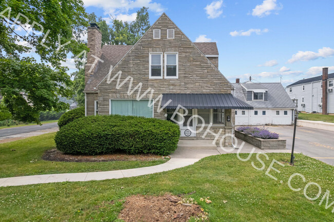 Building Photo - Waynedale Village Apartments
