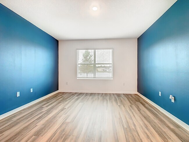 Building Photo - 3348 Perennial Ln