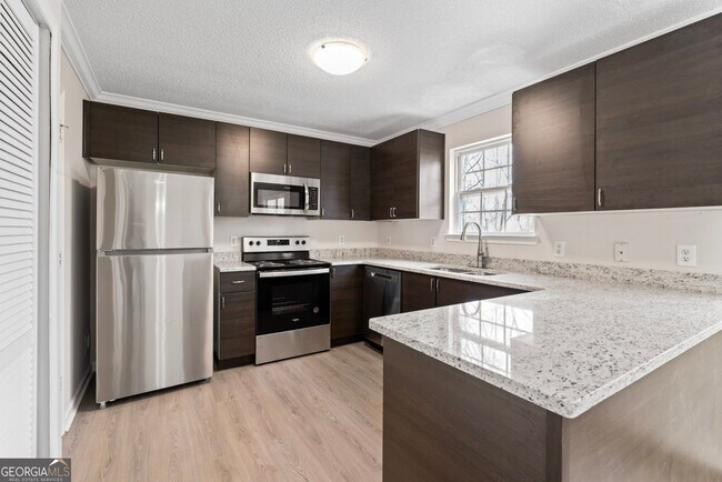 Building Photo - 309 Coral Cir