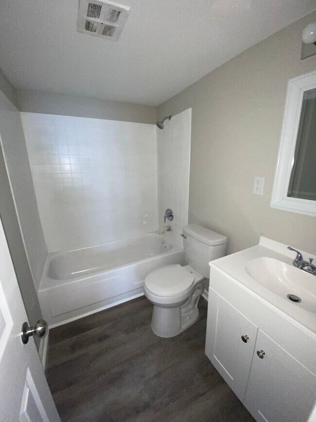 Building Photo - Spring Sale! Newly Renovated All Electric ...