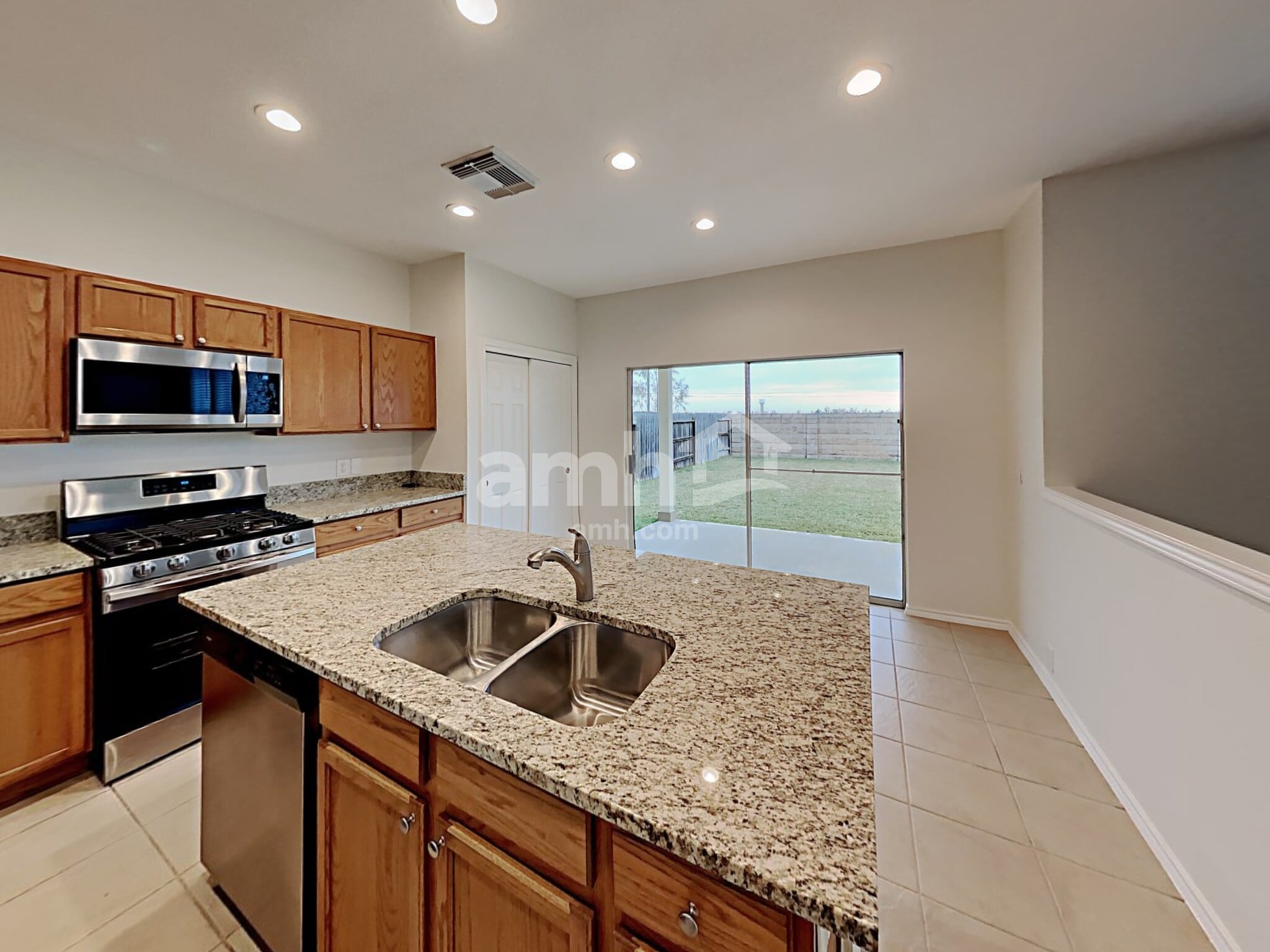 Building Photo - 26139 Flinton Dr