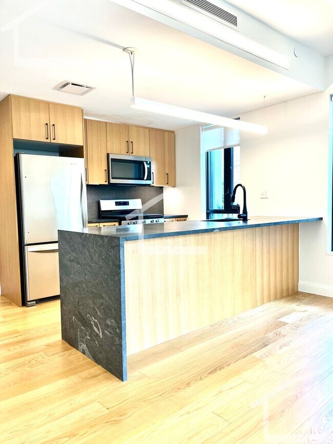 Building Photo - No Brokers Fee, In-Unit Washer and Dryer, Central Heat/AC, All New, Parking for Rent