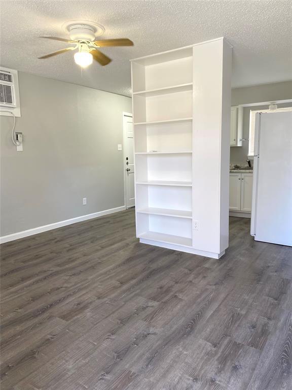 Building Photo - 404 Swanee Dr