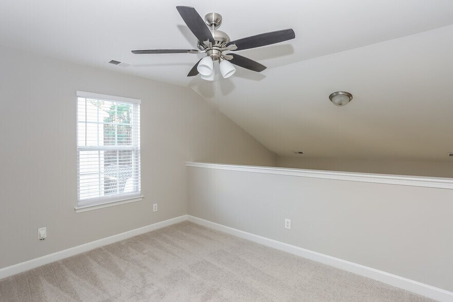 Building Photo - 2535 Captains Watch Rd NE