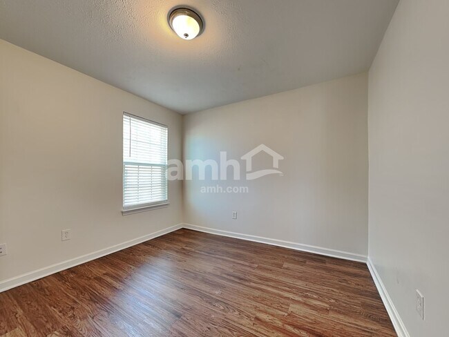 Building Photo - 1395 Apple Farm Dr