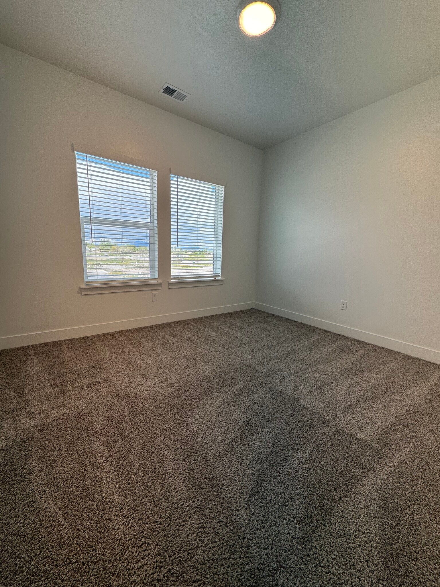 Building Photo - 3105 S 225 W