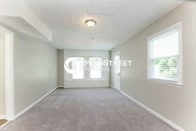Building Photo - 3 Bedroom Pet-Friendly Home in High Point,...