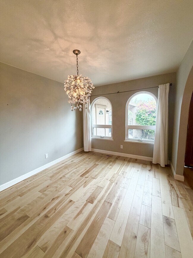 Building Photo - 5427 Yerba Buena Rd
