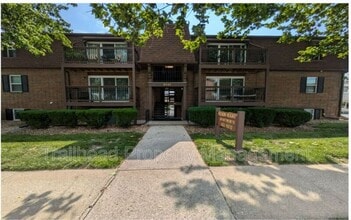 Building Photo - 5801 Woodson Dr